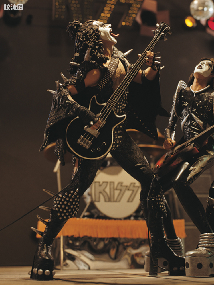 第四代 GENE SIMMONS