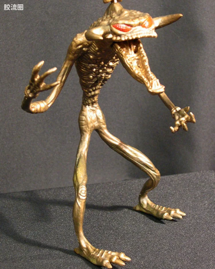 金色三角魔(GOLD VIOLATOR)